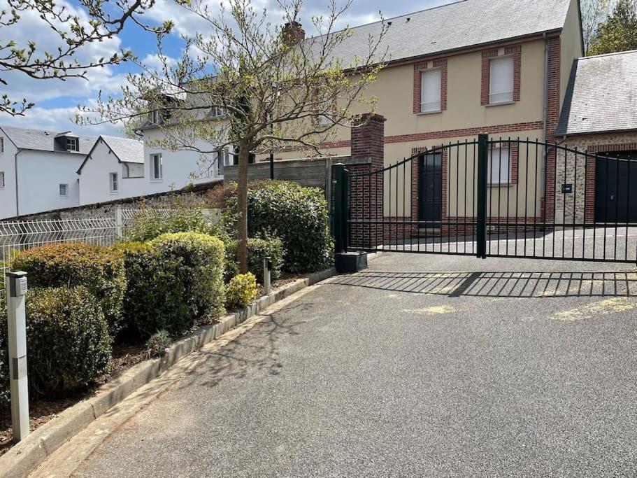 Beautiful Ground Floor 2 Bedroom Apartment Honfleur Zewnętrze zdjęcie
